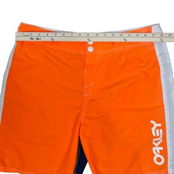 Oakley Men's Board Shorts Orange Navy White Size 36 - Picture 2 of 9